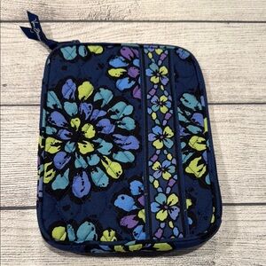 Vera Bradley zippered tablet/e-reader sleeve pouch